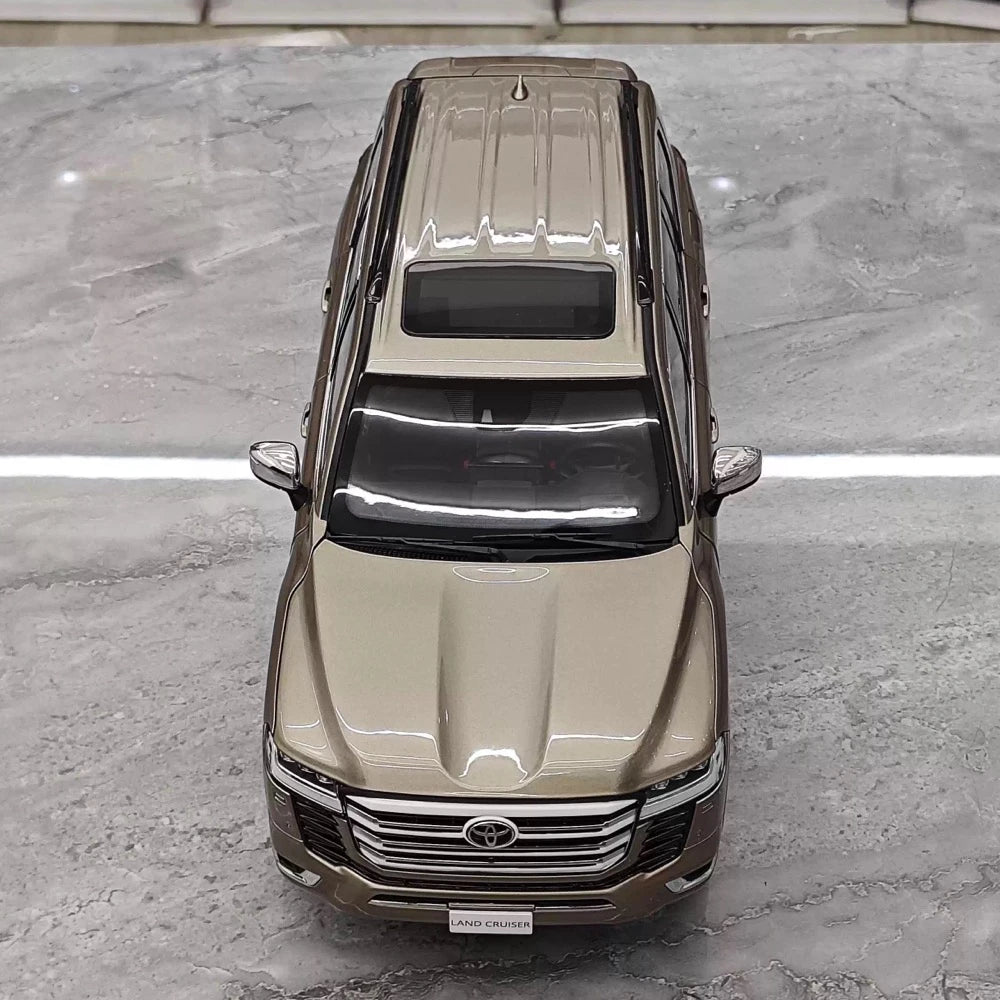 [LCD] 1:18 Toyota 2022 Land Cruiser LC300 Gold Model Car Die-Cast