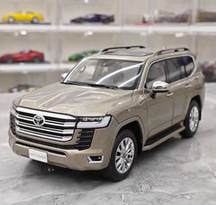 [LCD] 1:18 Toyota 2022 Land Cruiser LC300 Gold Model Car Die-Cast