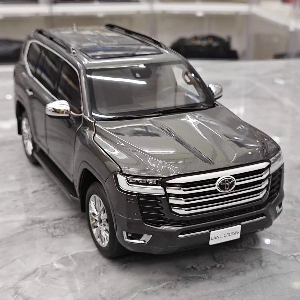 [LCD] 1:18 Toyota 2022 Land Cruiser LC300 Gray Model Car Die-Cast