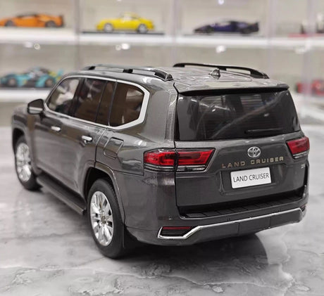 [LCD] 1:18 Toyota 2022 Land Cruiser LC300 grå modellbil Die-Cast