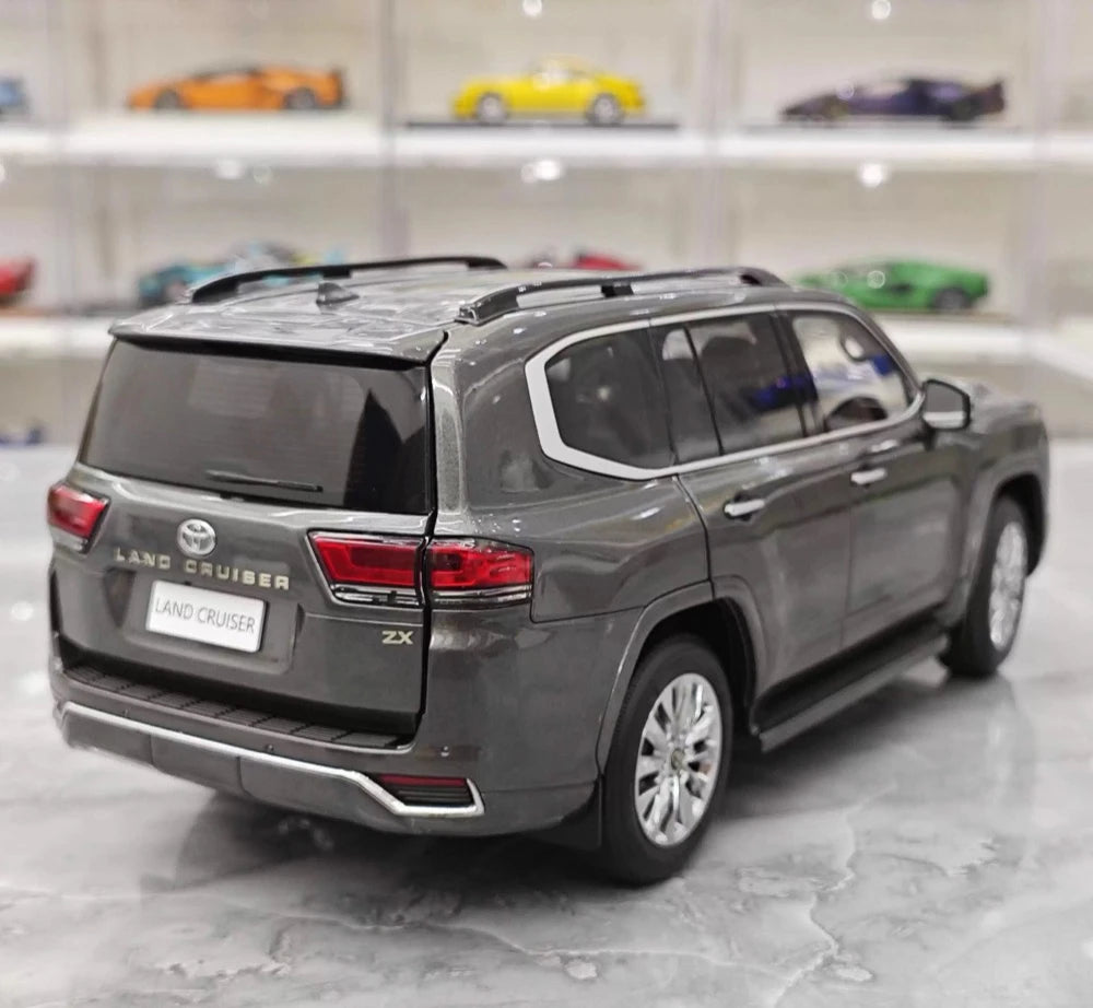 [LCD] 1:18 Toyota 2022 Land Cruiser LC300 Gray Model Car Die-Cast