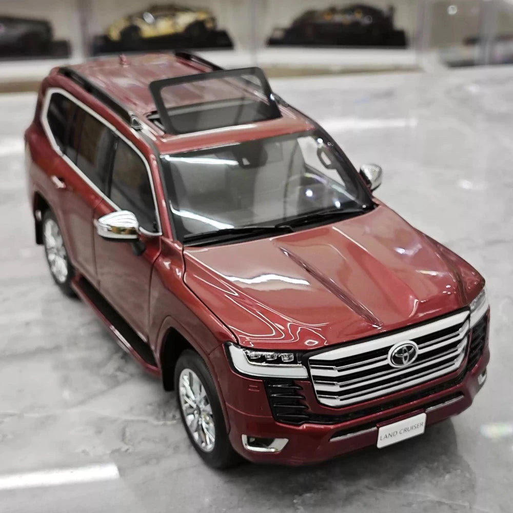 [LCD] 1:18 Toyota 2022 Land Cruiser LC300 Red Model Car Die-Cast