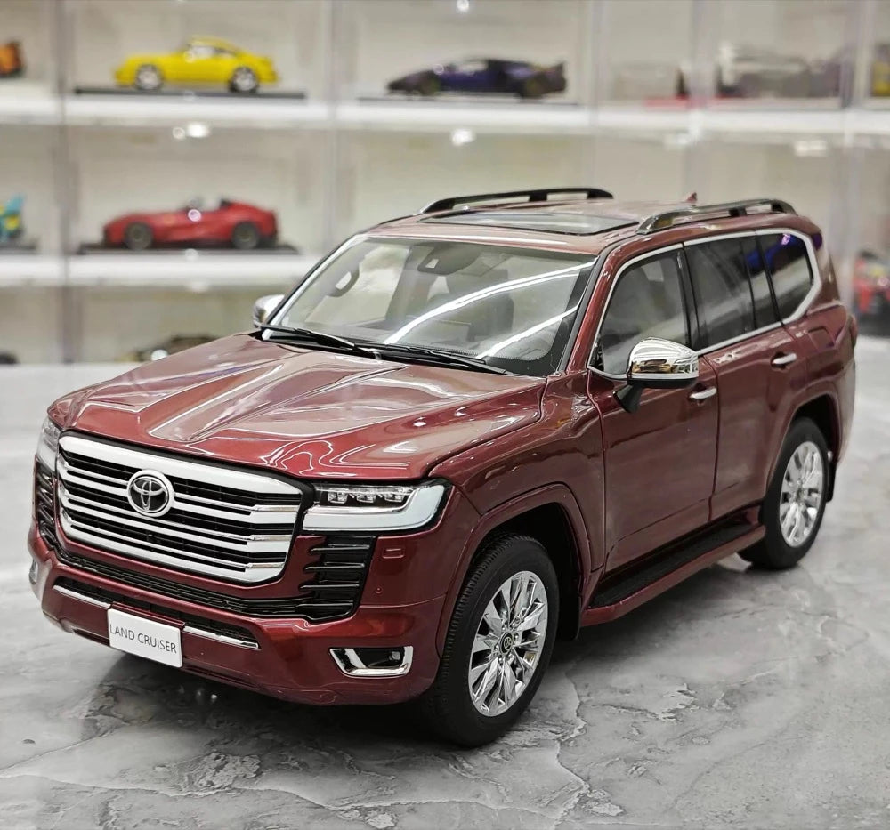 [LCD] 1:18 Toyota 2022 Land Cruiser LC300 röd modellbil Die-Cast