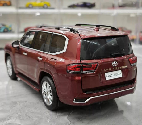 [LCD] 1:18 Toyota 2022 Land Cruiser LC300 röd modellbil Die-Cast
