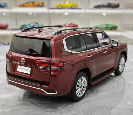 [LCD] 1:18 Toyota 2022 Land Cruiser LC300 röd modellbil Die-Cast