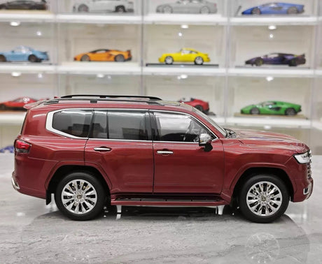 [LCD] 1:18 Toyota 2022 Land Cruiser LC300 röd modellbil Die-Cast