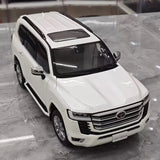[LCD] 1:18 Toyota 2022 Land Cruiser LC300 White Model Car Die-Cast