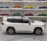 [LCD] 1:18 Toyota 2022 Land Cruiser LC300 White Model Car Die-Cast