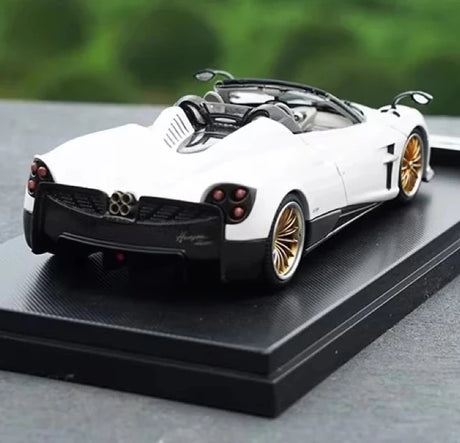 [LCD] 1:43 Pagani 2017 Huayra Roadster White Model Car Die-Cast
