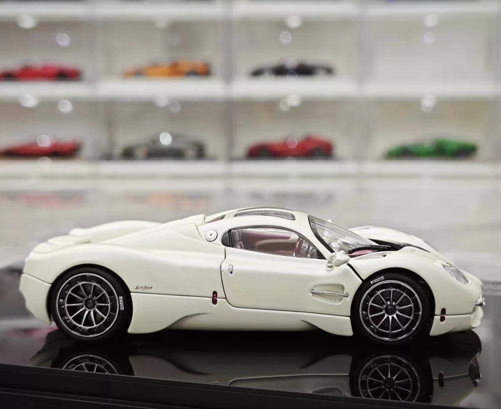 [LCD] 1:43 Pagani 2023 Utopia White Model Car Die-Cast