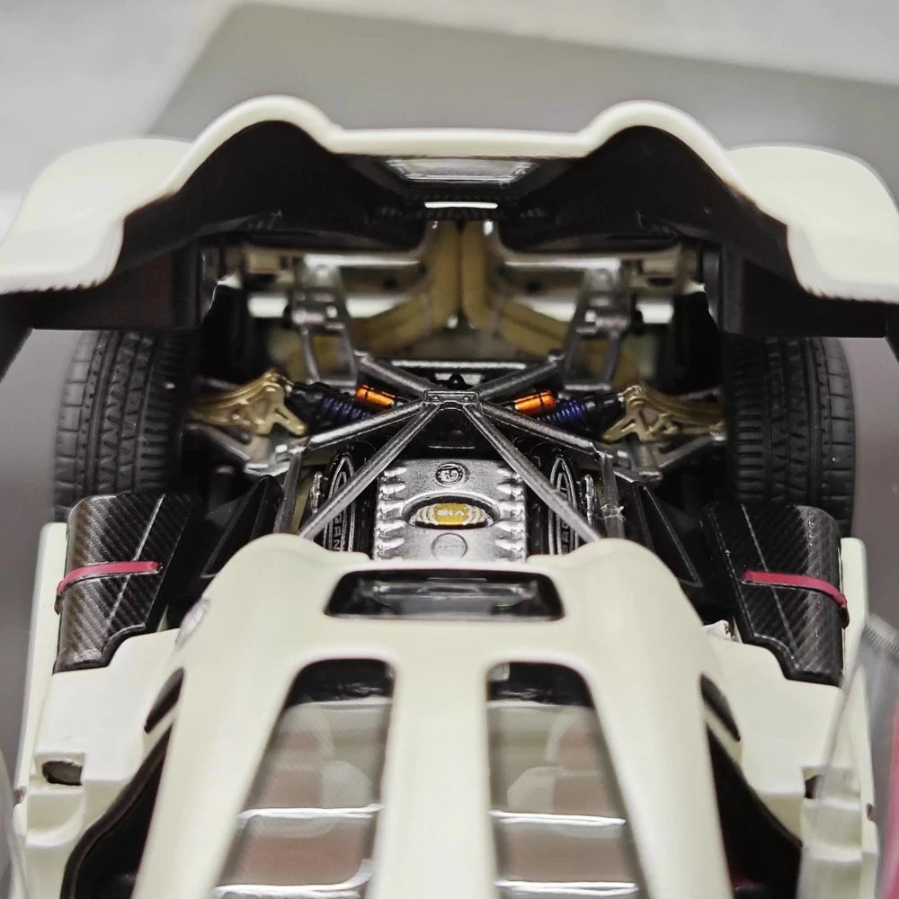[LCD] 1:43 Pagani 2023 Utopia White Model Car Die-Cast
