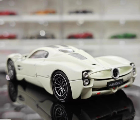 [LCD] 1:43 Pagani 2023 Utopia White Model Car Die-Cast
