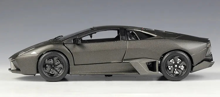 1:24 Assembly Line Lamborghini 2007 Reventón Die Cast Model Car