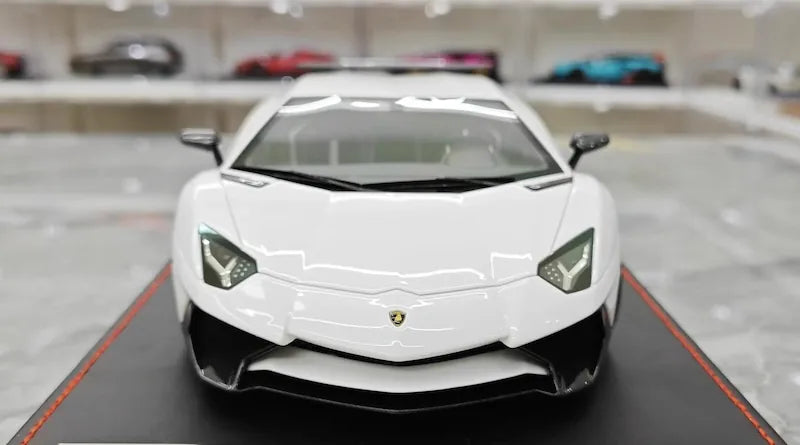 1:18 Lamborghini 2015 Aventador LP750-4 SV Die Cast Model Car