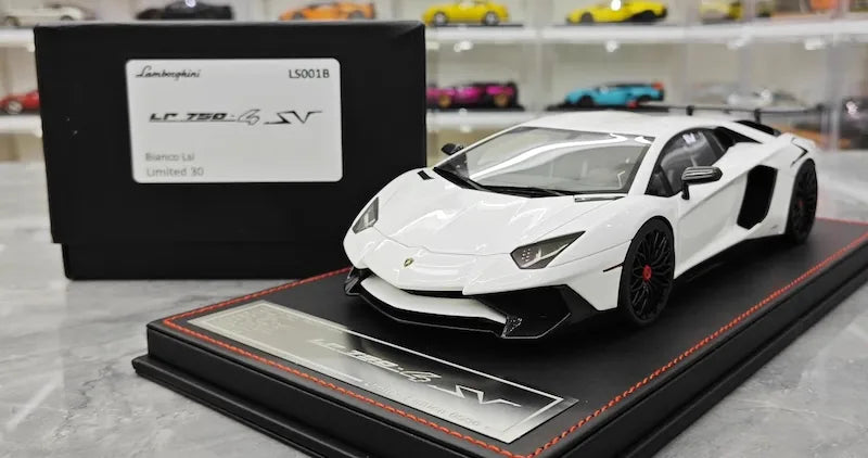1:18 Lamborghini 2015 Aventador LP750-4 SV Die Cast Model Car