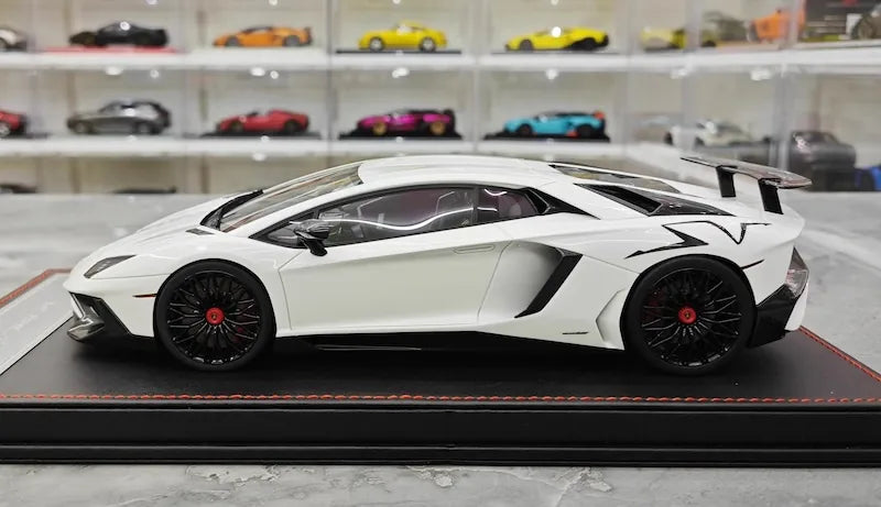 1:18 Lamborghini 2015 Aventador LP750-4 SV Die Cast Model Car