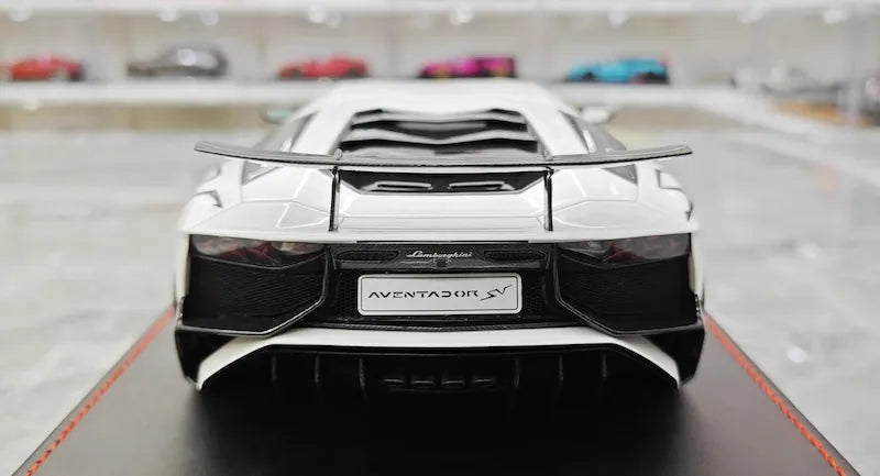 1:18 Lamborghini 2015 Aventador LP750-4 SV Die Cast Model Car