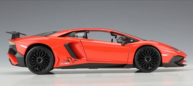 1:24 Lamborghini 2016 Aventador LP750-4 SV Die Cast Model Car