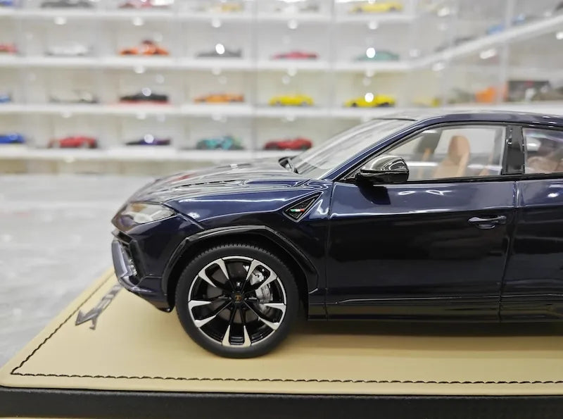 1:18 Lamborghini 2018 URUS S Die Cast Model Car