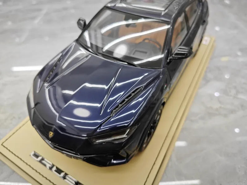 1:18 Lamborghini 2018 URUS S Die Cast Model Car