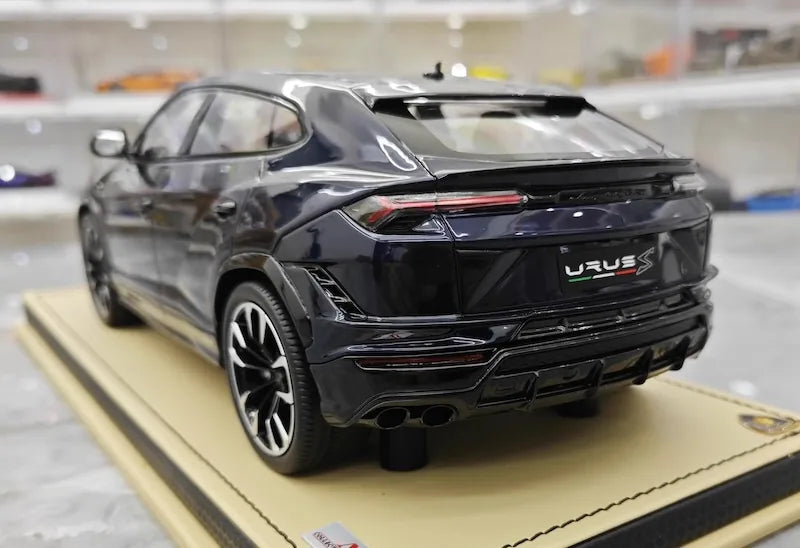 1:18 Lamborghini 2018 URUS S Die Cast Model Car