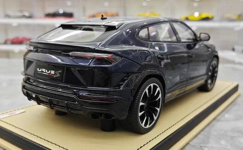 1:18 Lamborghini 2018 URUS S Die Cast Model Car