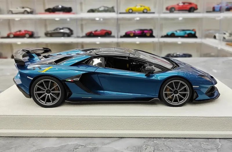 1:18 Lamborghini 2019 Aventador SVJ Roadster Die Cast Model Car