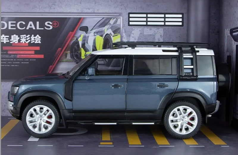 1:18 Land Rover 2019 Defender 110 Die Cast Model Car