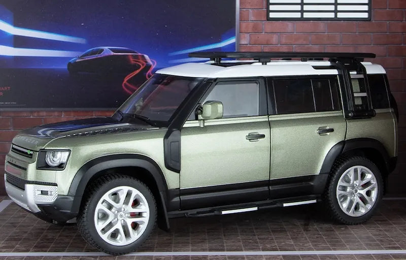 1:18 Land Rover 2019 Defender 110 Die Cast Model Car