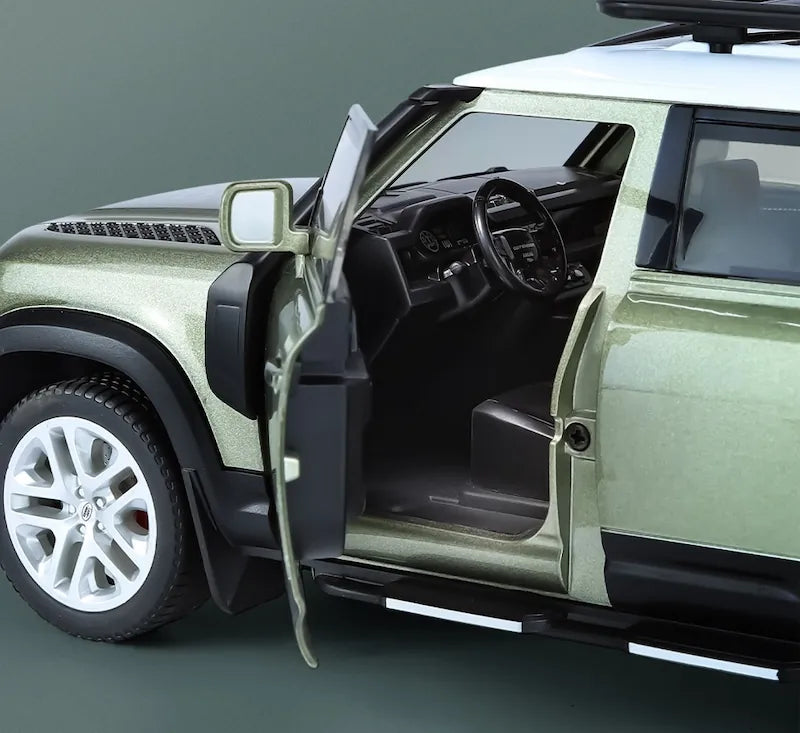 1:18 Land Rover 2019 Defender 110 Die Cast Model Car