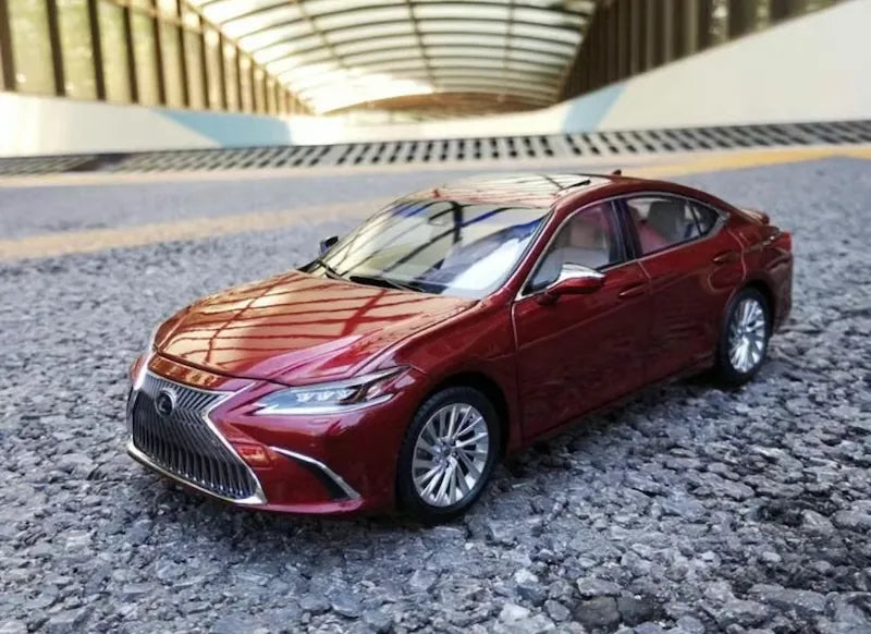 1:18 Lexus 2019 ES 300h Die Cast Model Car