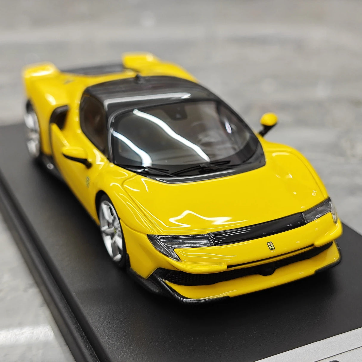 Look Smart Ferrari 2025 849 Testarossa Coupe Giallo Modena 1:43 – Resina Modelo de Resina de Coleção