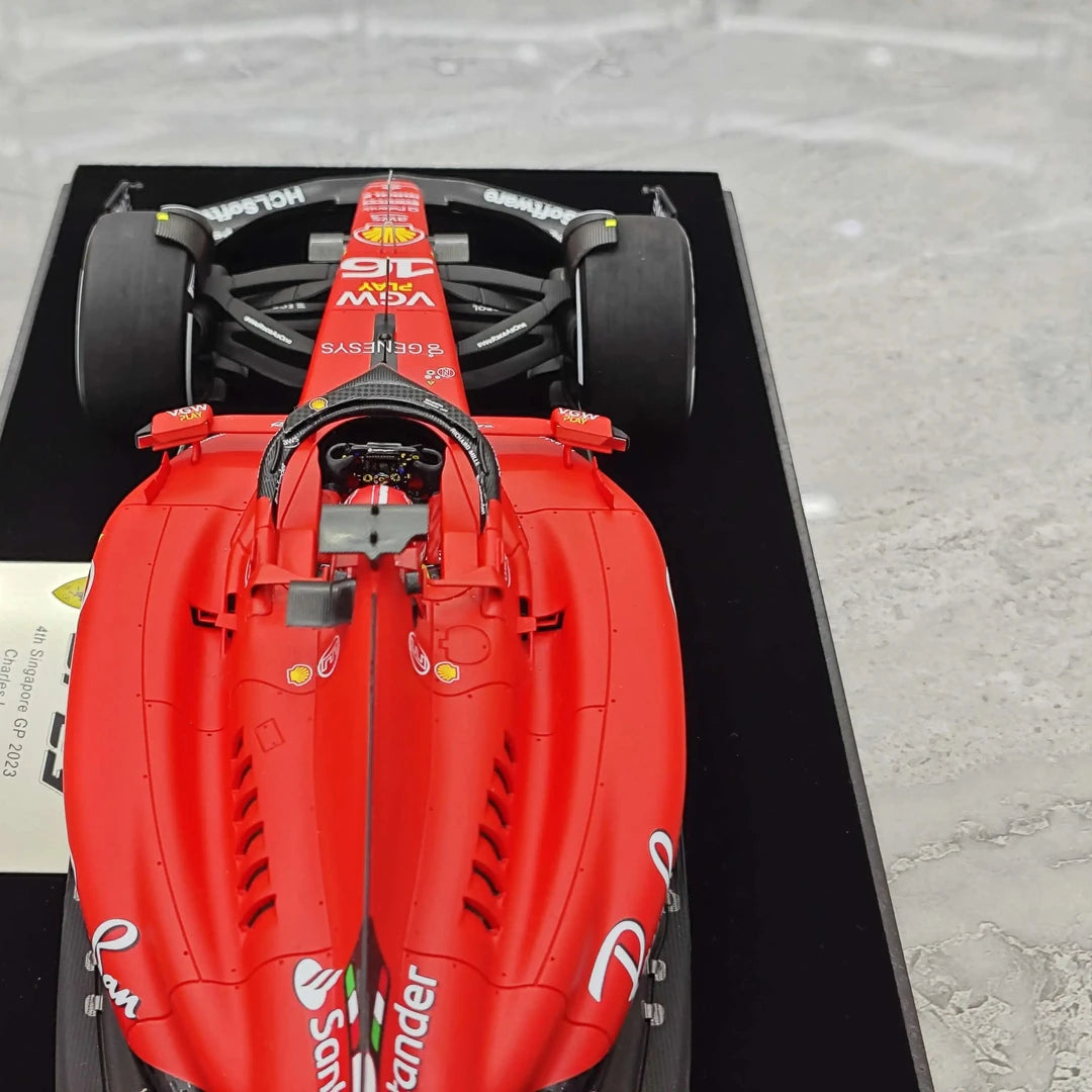 1:18 Ferrari 2023 SF-23 #16 Singapore GP Charles Leclerc F1 Harzmodell von Look Smart – Ansicht 12