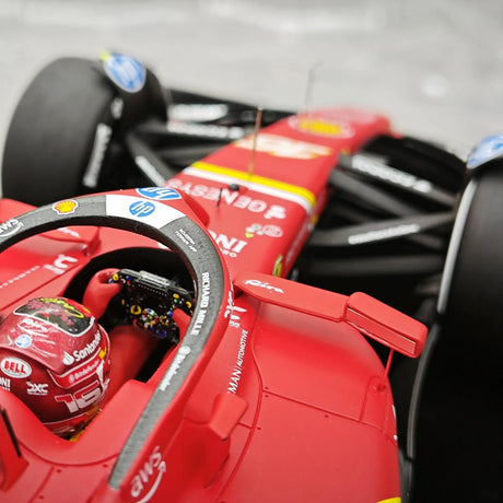 1:18 Ferrari 2024 SF-24 #16 Abu Dhabi GP Charles Leclerc F1 Harzmodell von Look Smart – Ansicht 13