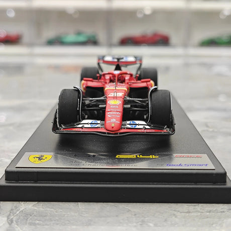 1:43 Ferrari 2024 SF-24 #16 أبوظبي GP تشارلز لوكلير F1 سيارة من الراتنج من لوك سمارت - عرض 1