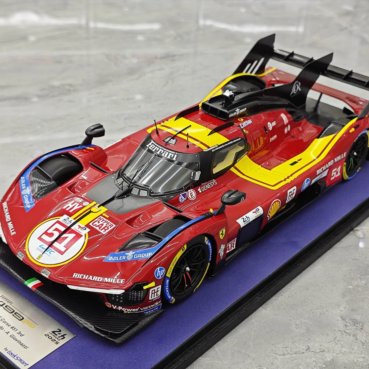 Ferrari 2025 499P AF Corse 3° Posto #51 1:18 modello collezionabile in resina 24h Le Mans di Look Smart - vista 4