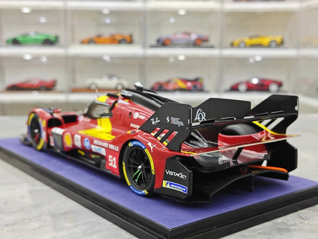 Ferrari 2025 499P AF Corse 3° Posto #51 1:18 modello collezionabile in resina 24h Le Mans di Look Smart - visualizza 6