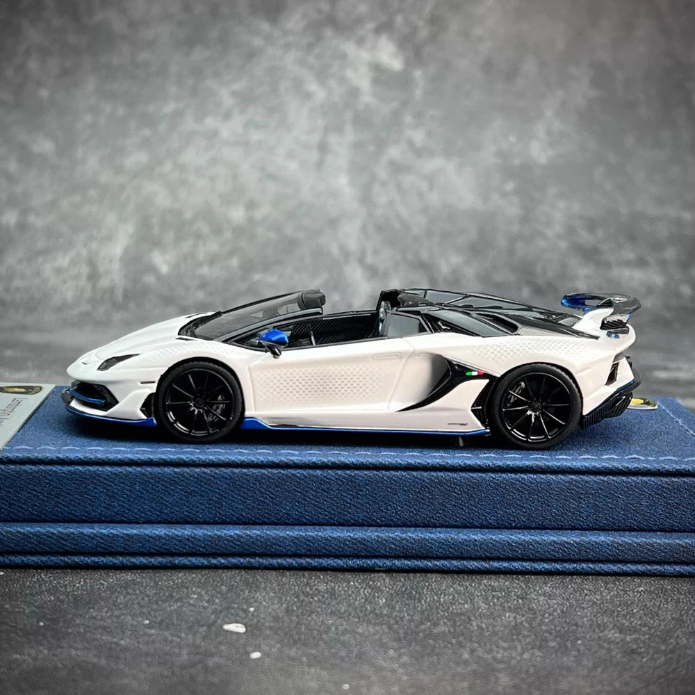 [Look Smart] 1:43 Lamborghini 2021 Aventador SVJ Xago ホワイト モデルカー レジン