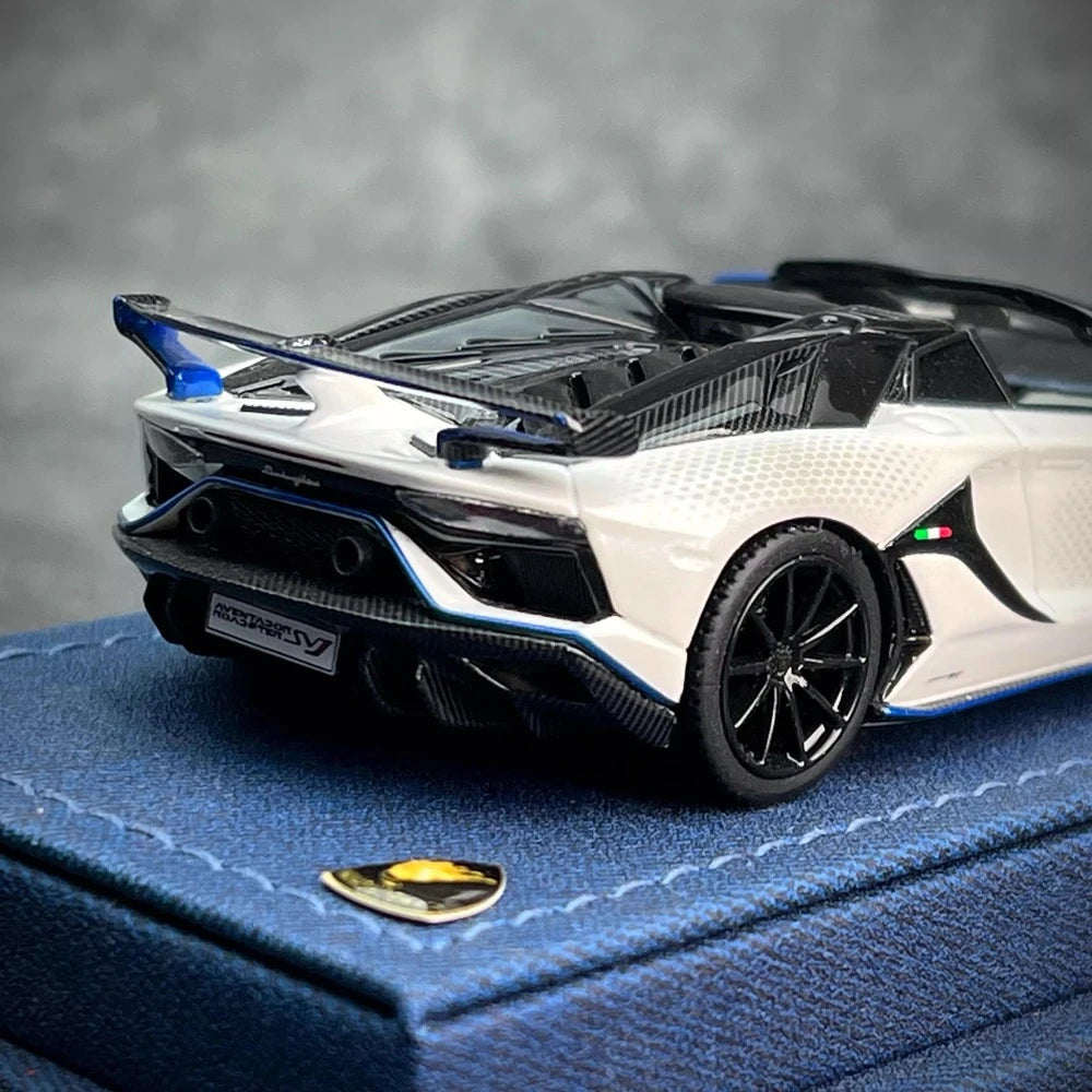 [Look Smart] 1:43 Lamborghini 2021 Aventador SVJ Xago bianco modellino di auto resina