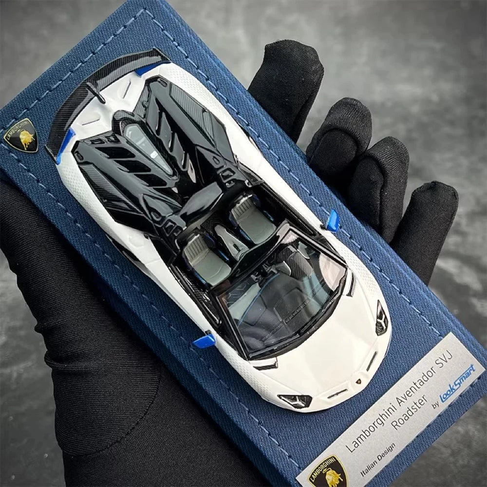 [Look Smart] 1:43 Lamborghini 2021 Aventador SVJ Xago bianco modellino di auto resina