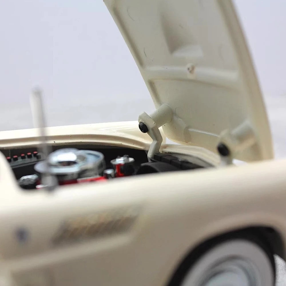 [MBI] 1:24 Ford 1956 Thunderbird White Model Car Die-Cast