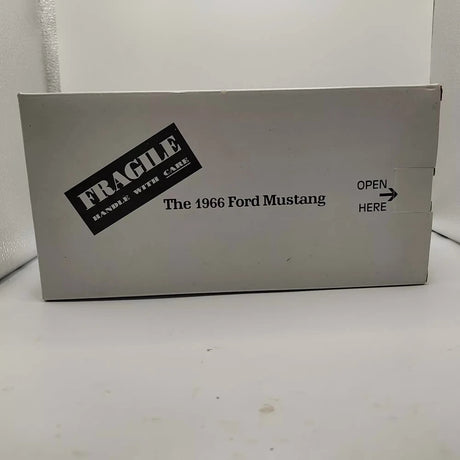 [MBI] 1:24 Ford 1966 Mustang Convertible White Model Car Die-Cast