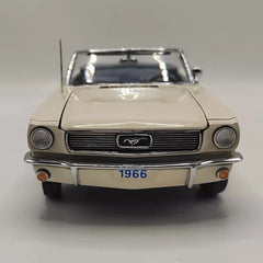 [MBI] 1:24 Ford 1966 Mustang Convertible White Model Car Die-Cast