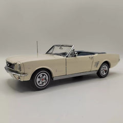[MBI] 1:24 Ford 1966 Mustang Convertible White Model Car Die-Cast