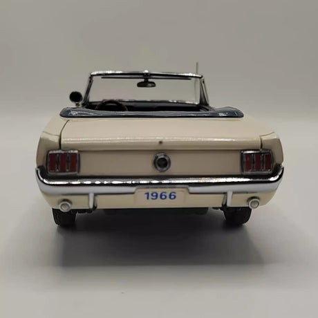 [MBI] 1:24 Ford 1966 Mustang Convertible White Model Car Die-Cast