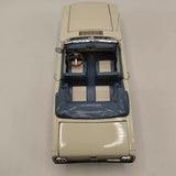 [MBI] 1:24 Ford 1966 Mustang Convertible White Model Car Die-Cast