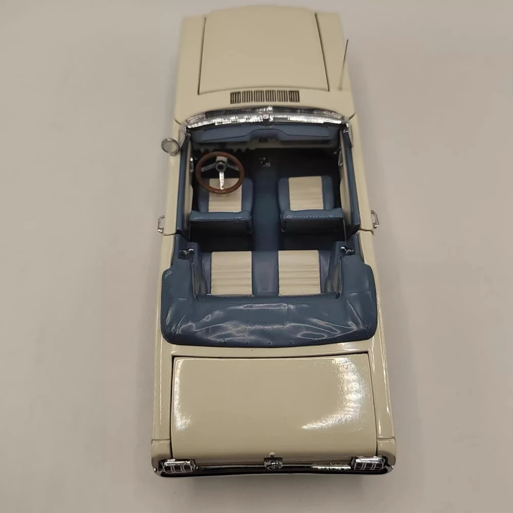 [MBI] 1:24 Ford 1966 Mustang Convertible White Model Car Die-Cast