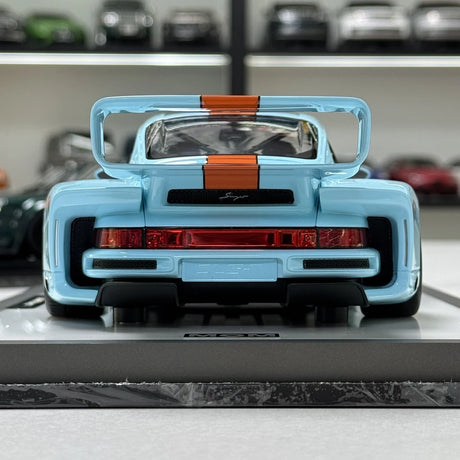 MCM Porsche 2023 911 Singer DLS Turbo Gulf Low Wing 1:18 – Resina Modelo de Resina de Coleção