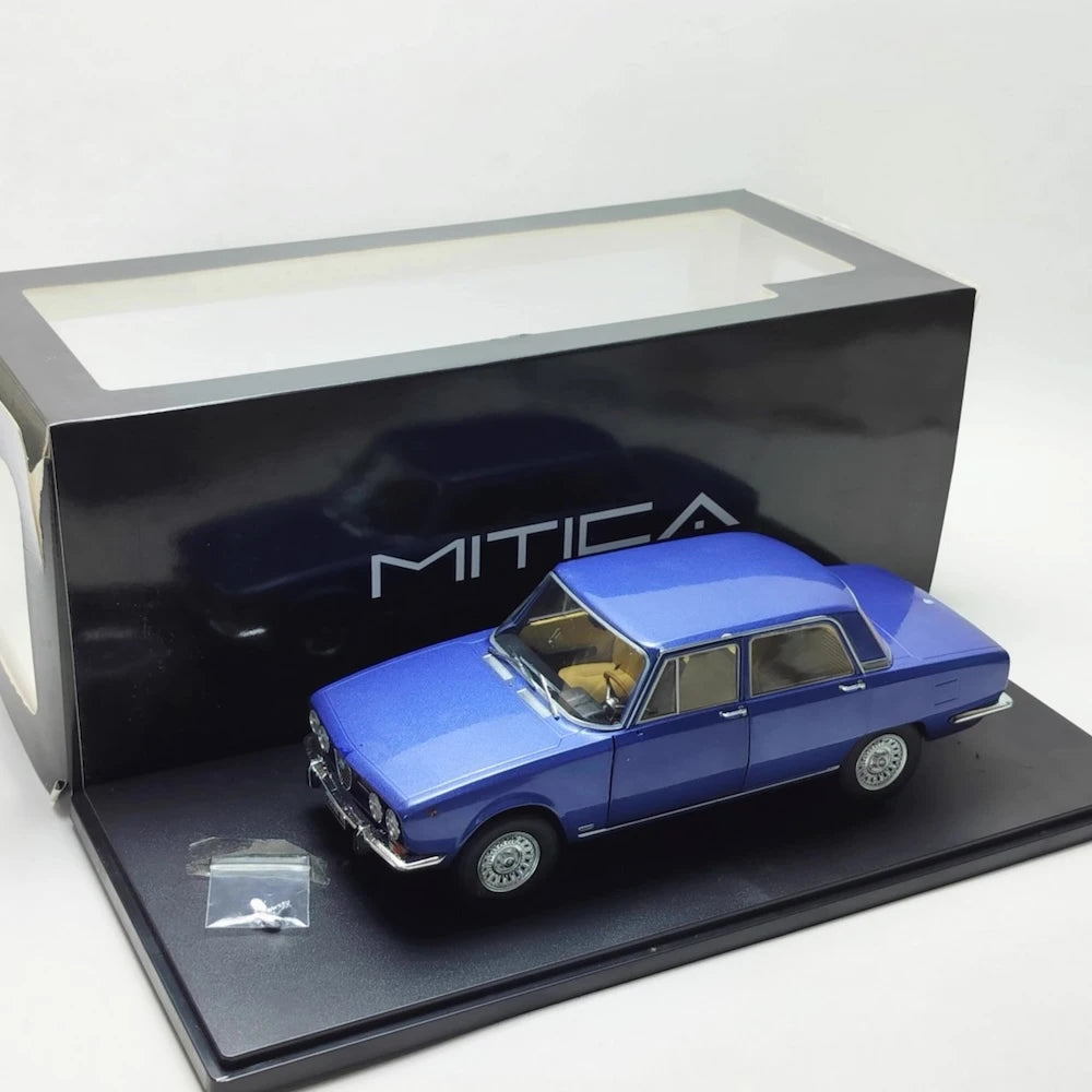 [MITICA] 1:18 Alfa Romeo 1750 Berlina Blue Model Car Die-Cast