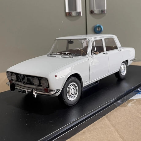 [MITICA] 1:18 Alfa Romeo 1750 Berlina White Model Car Die-Cast
